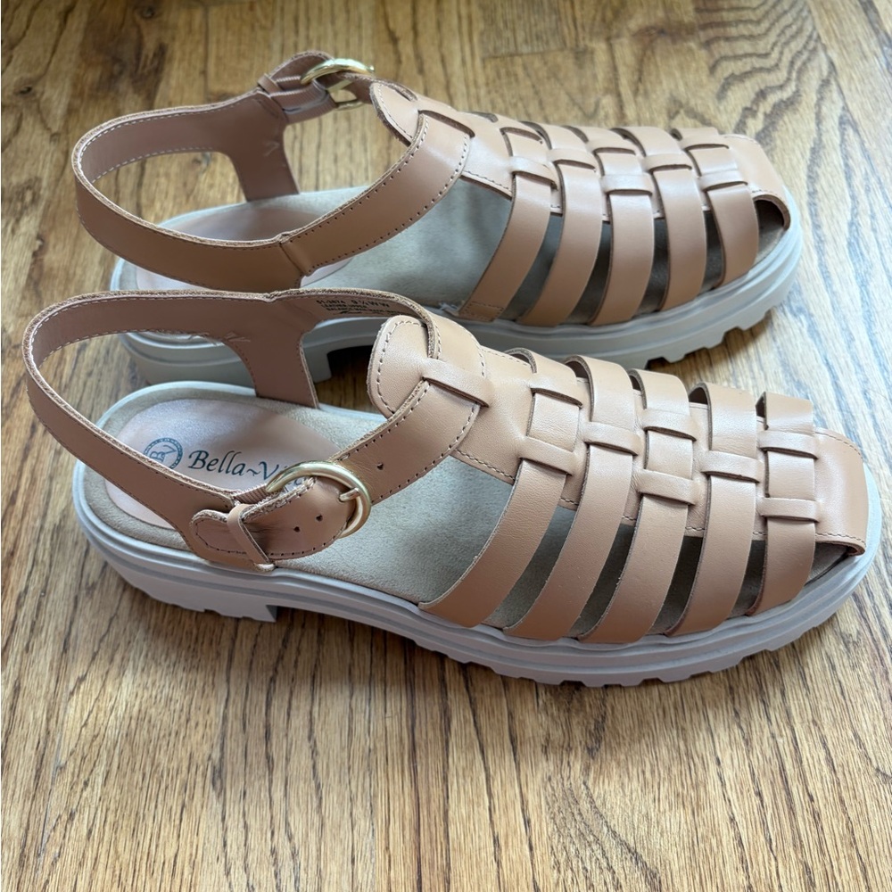 NWOT Bella Vita Fisherman Sandals